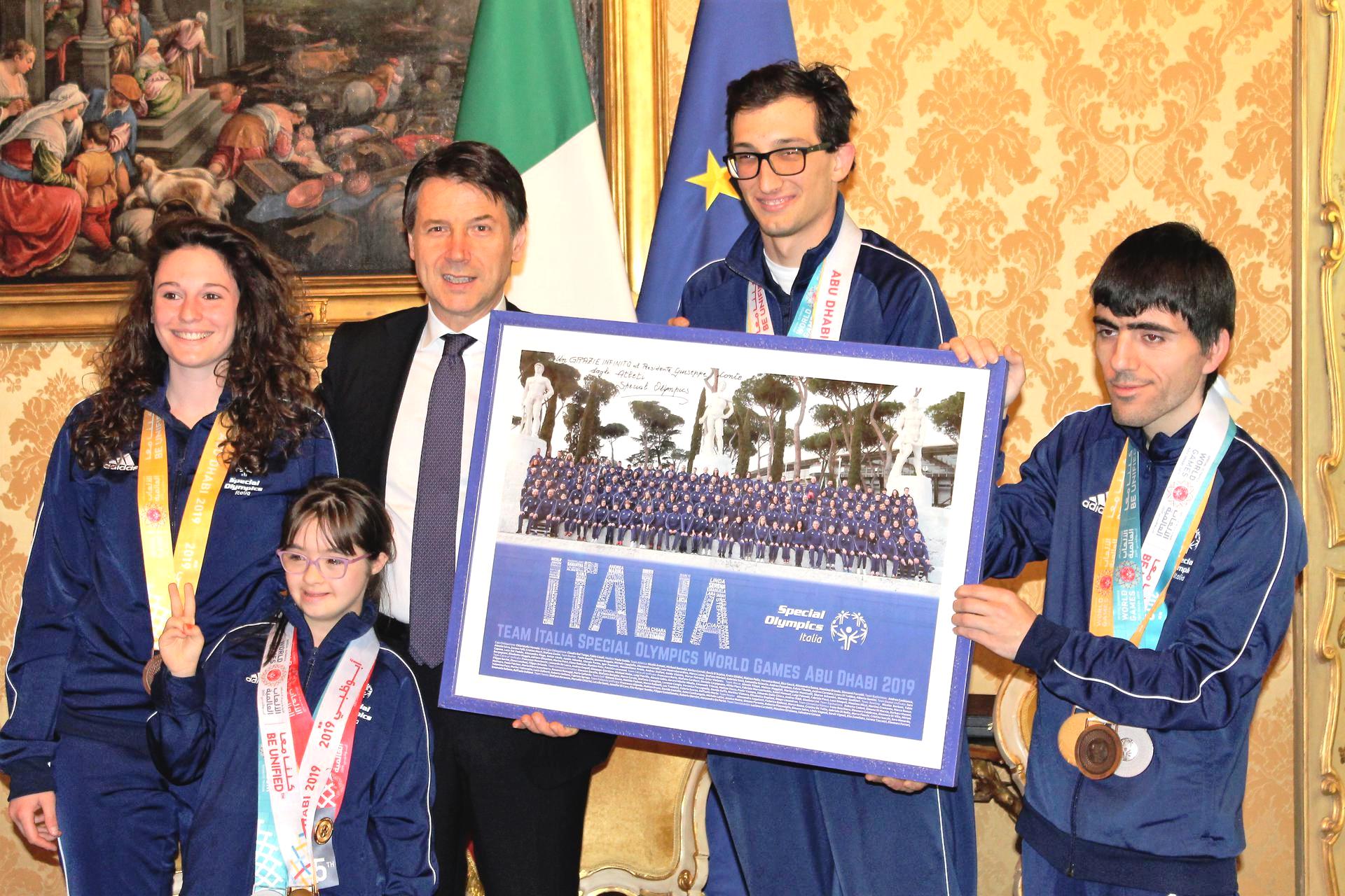 IL PRESIDENTE CONTE INCONTRA UNA RAPPRESENTATIVA  DI ATLETI AZZURRI DEI MONDIALI SPECIAL OLYMPICS  DI ABU DHABI